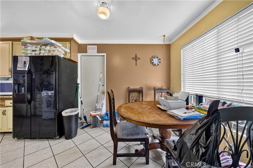 3292 Debbie Lane Riverside, CA 92501 - Photo 6 of 36 Gallery Image 6