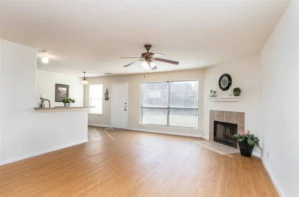 $2,000 | 14202 Ballfour Park Lane, Houston, TX 77047