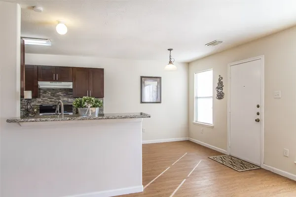 $2,000 | 14202 Ballfour Park Lane, Houston, TX 77047