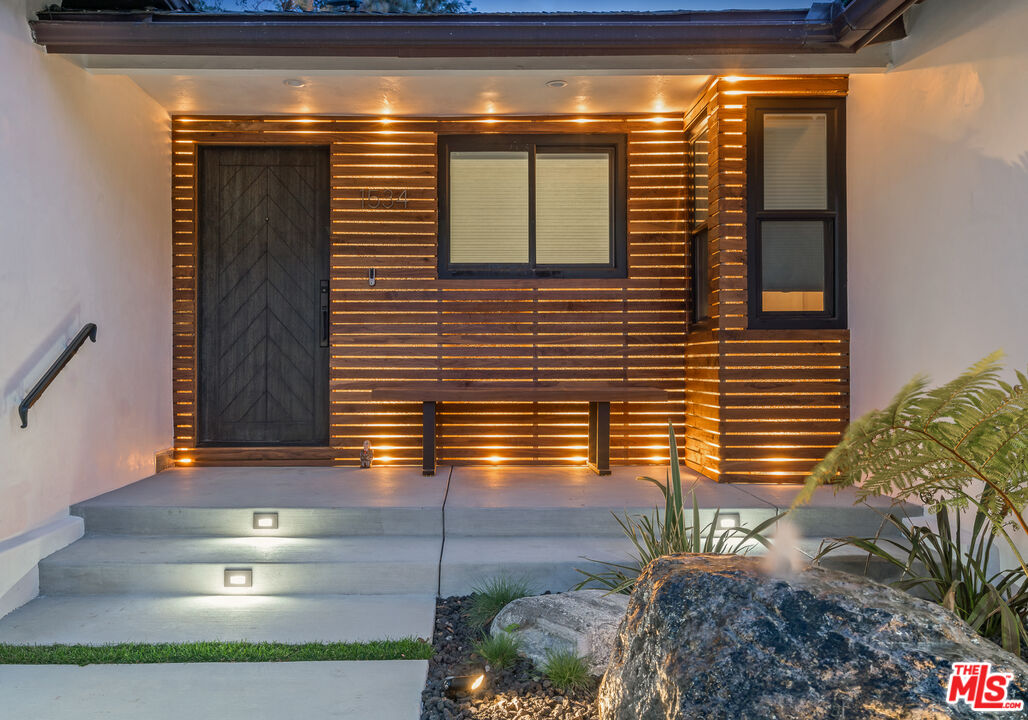 1534 Belleau Road Glendale, CA 91206 - Photo 3 of 40