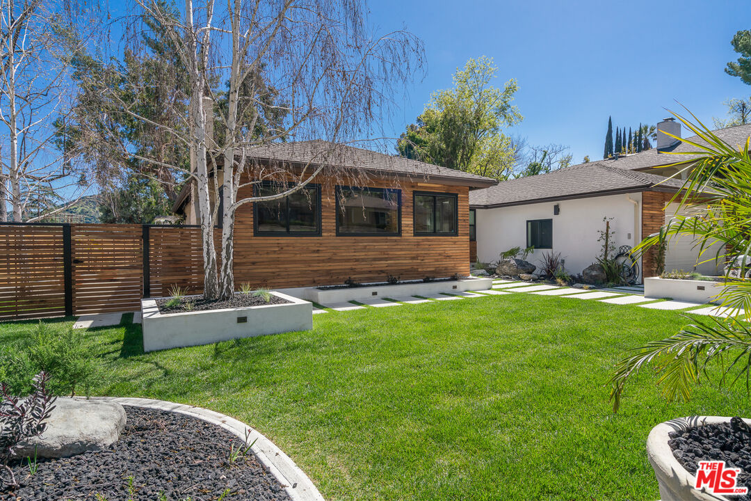 1534 Belleau Road Glendale, CA 91206 - Photo 39 of 40 a front view of a house with garden
