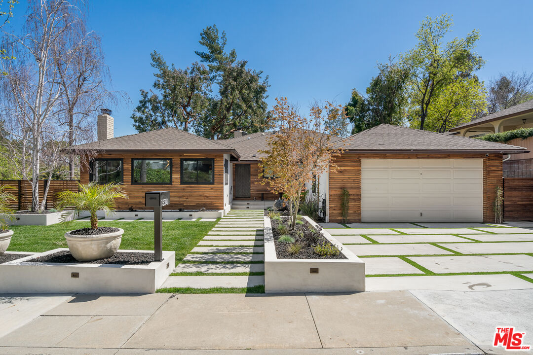1534 Belleau Road Glendale, CA 91206 - Photo 40 of 40 a front view of a house with entertaining space