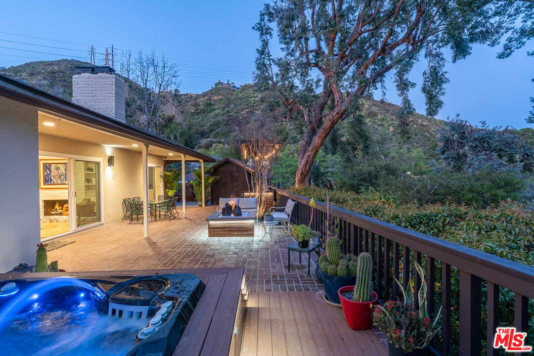 1534 Belleau Road Glendale, CA 91206 - Photo 4 of 40 a view of balcony with furniture and wooden deck