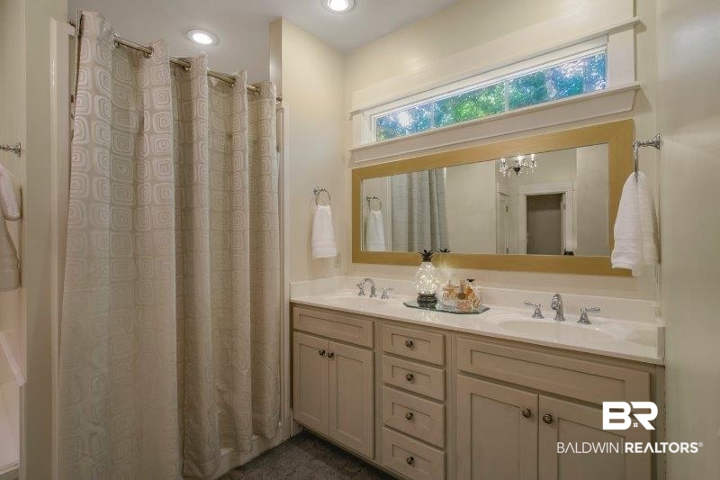 7 Confederate Point Daphne, AL 36527 - Photo 24 of 48 Primary Bath