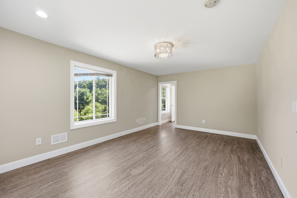 17 Russellville Road Westfield, MA 01085 - Photo 18 of 38
