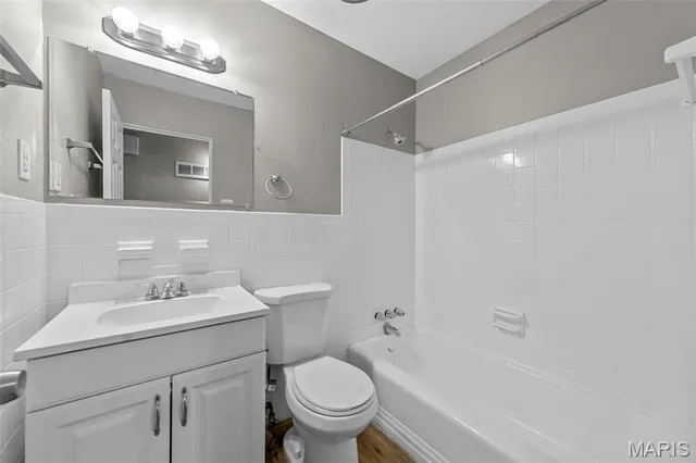 $195,000 | 258 Palm Drive, Hazelwood, MO 63042