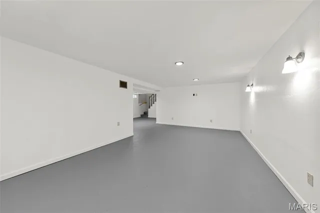 $195,000 | 258 Palm Drive, Hazelwood, MO 63042