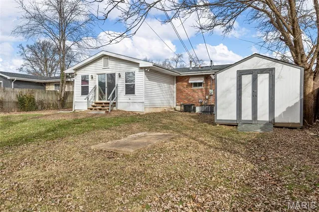 $195,000 | 258 Palm Drive, Hazelwood, MO 63042