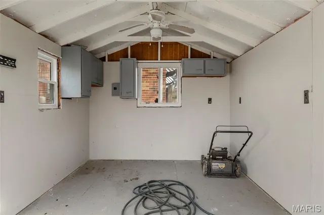 $195,000 | 258 Palm Drive, Hazelwood, MO 63042