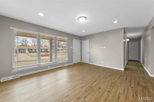 $195,000 | 258 Palm Drive, Hazelwood, MO 63042