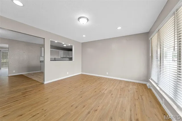 $195,000 | 258 Palm Drive, Hazelwood, MO 63042