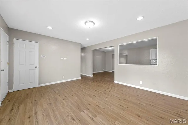 $195,000 | 258 Palm Drive, Hazelwood, MO 63042