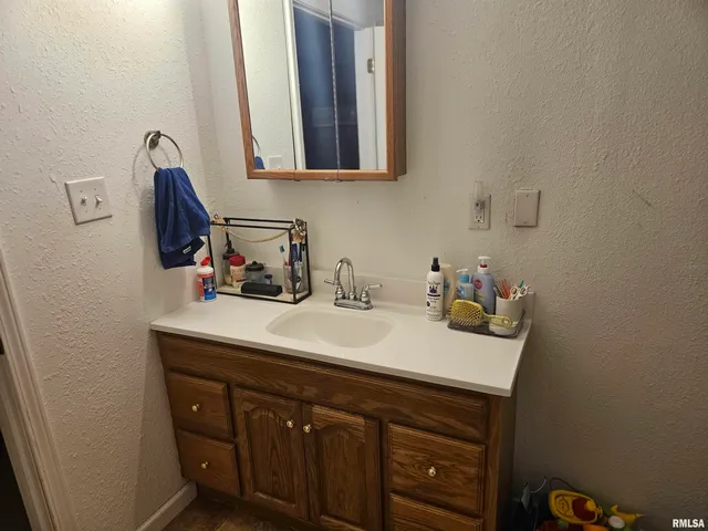 $189,900 | 10322 Mine 24 Road, Benton, IL 62812