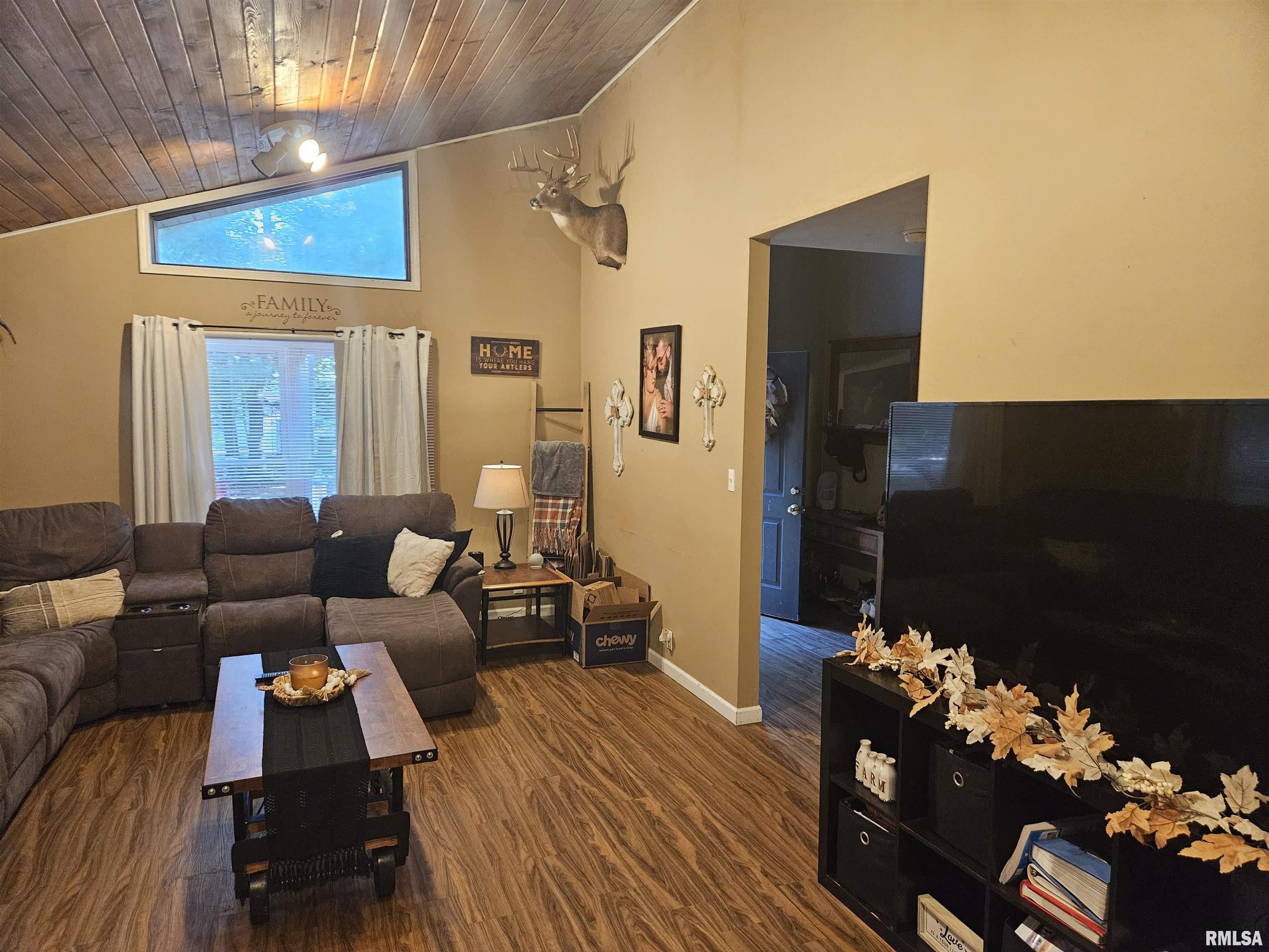 10322 Mine 24 Road Benton, IL 62812 - Photo 7 of 28