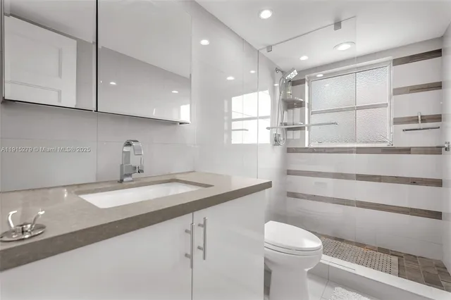 $4,200 | 3507 Oaks Way, Unit 906, Pompano Beach, FL 33069