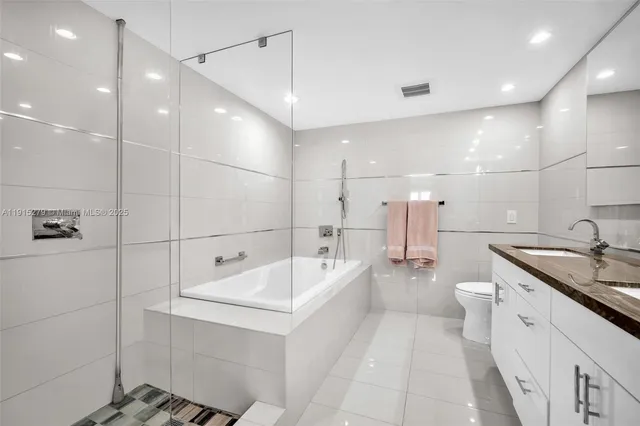 $4,200 | 3507 Oaks Way, Unit 906, Pompano Beach, FL 33069