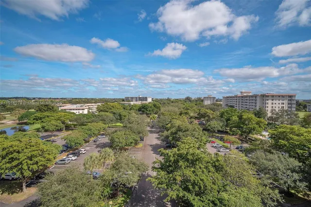 $4,200 | 3507 Oaks Way, Unit 906, Pompano Beach, FL 33069