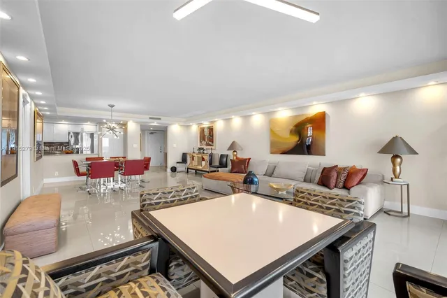 $4,200 | 3507 Oaks Way, Unit 906, Pompano Beach, FL 33069