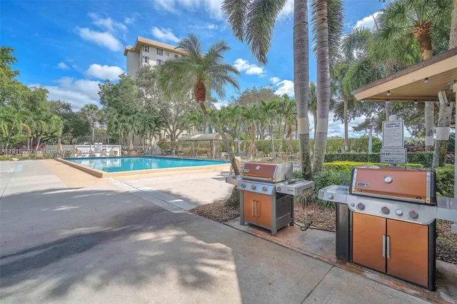$4,200 | 3507 Oaks Way, Unit 906, Pompano Beach, FL 33069