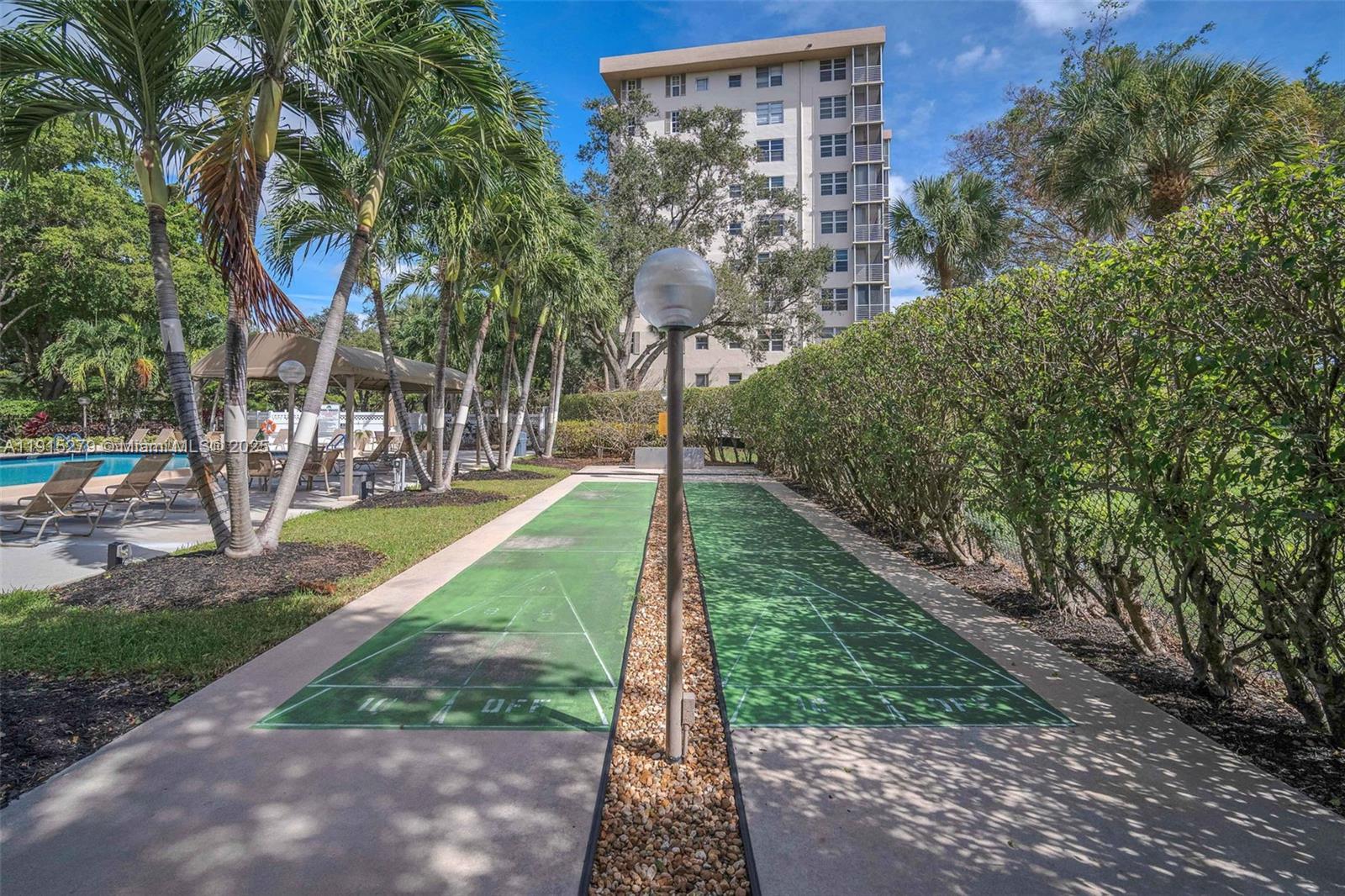 3507 Oaks Way, Unit 906 Pompano Beach, FL 33069 - Photo 45 of 48