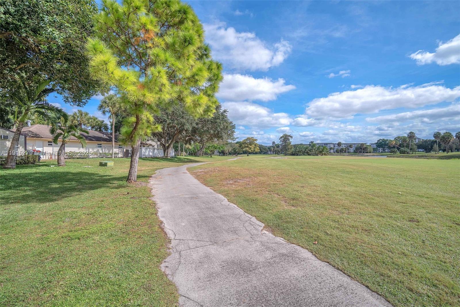 3507 Oaks Way, Unit 906 Pompano Beach, FL 33069 - Photo 46 of 48