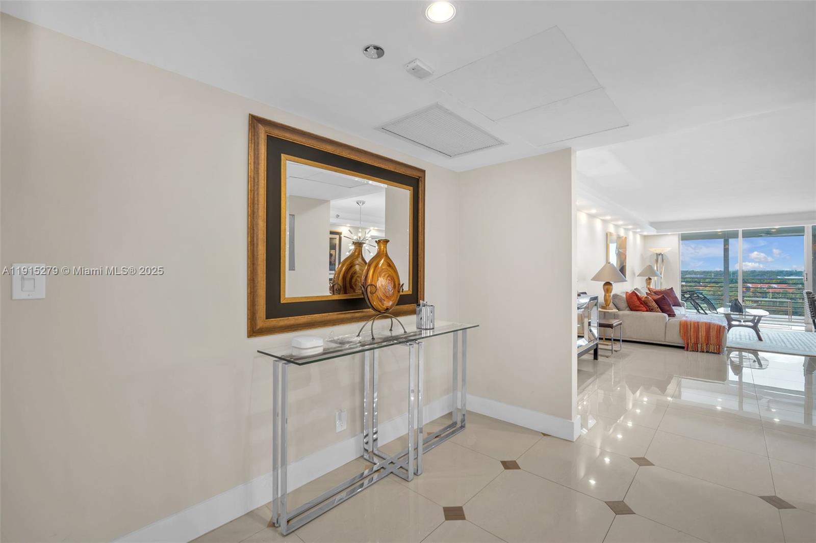 3507 Oaks Way, Unit 906 Pompano Beach, FL 33069 - Photo 7 of 48