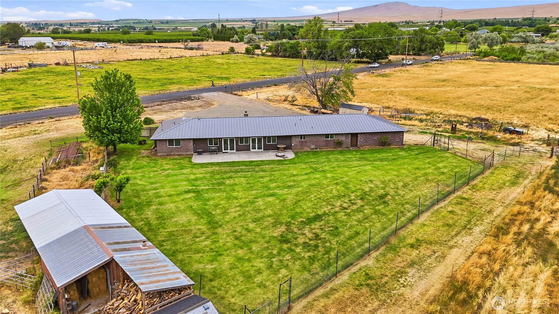 52005 North Whan Road Benton City, WA 99320 - Photo 29 of 35