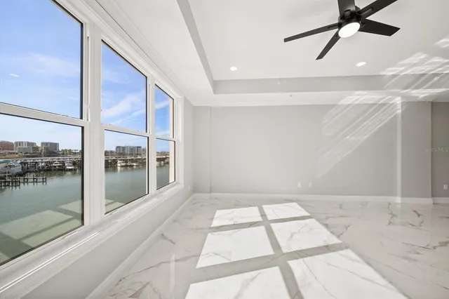 $1,015,000 | 211 Dolphin Point, Unit 301, Clearwater, FL 33767