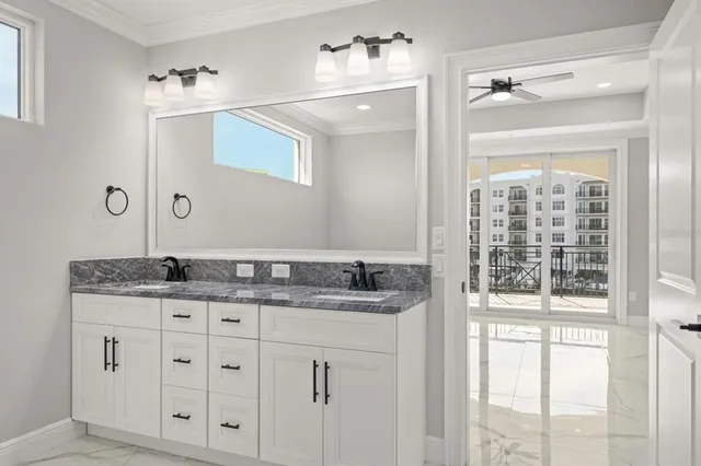 $1,015,000 | 211 Dolphin Point, Unit 301, Clearwater, FL 33767