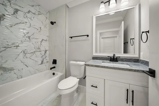 $1,015,000 | 211 Dolphin Point, Unit 301, Clearwater, FL 33767