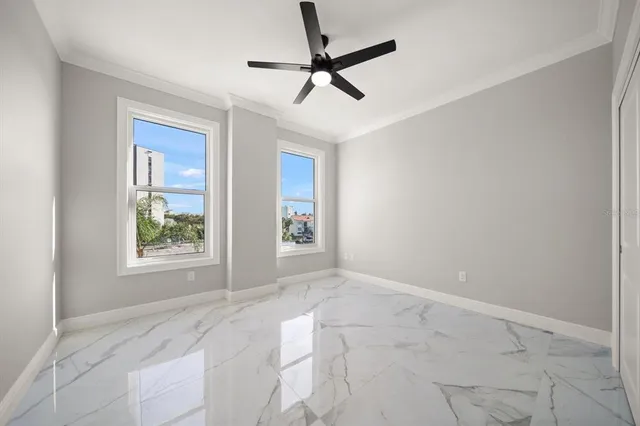 $1,015,000 | 211 Dolphin Point, Unit 301, Clearwater, FL 33767