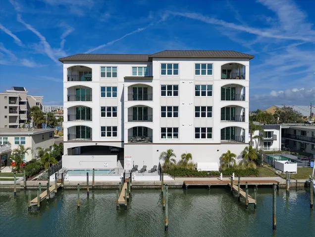 $1,015,000 | 211 Dolphin Point, Unit 301, Clearwater, FL 33767