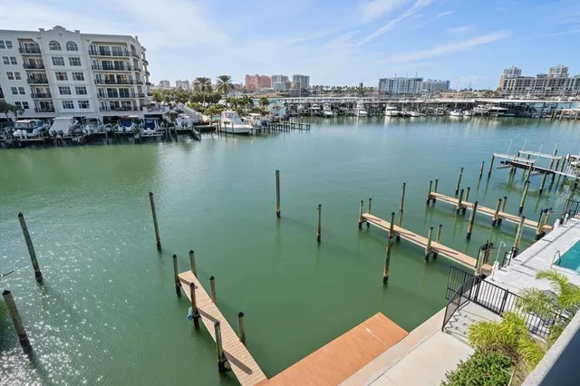 $1,015,000 | 211 Dolphin Point, Unit 301, Clearwater, FL 33767