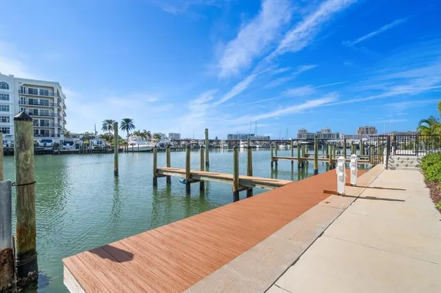 $1,015,000 | 211 Dolphin Point, Unit 301, Clearwater, FL 33767