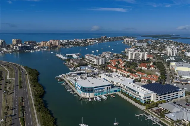 $1,015,000 | 211 Dolphin Point, Unit 301, Clearwater, FL 33767