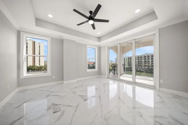 $1,015,000 | 211 Dolphin Point, Unit 301, Clearwater, FL 33767