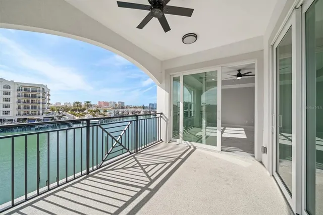 $1,015,000 | 211 Dolphin Point, Unit 301, Clearwater, FL 33767
