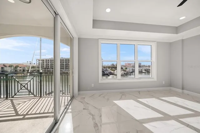 $1,015,000 | 211 Dolphin Point, Unit 301, Clearwater, FL 33767