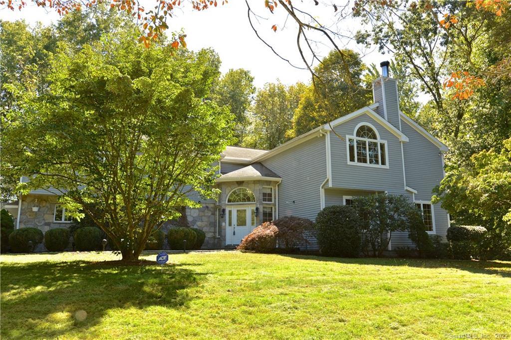 BEAUTIFUL UPDATED LOWER NO. STAMFORD COLONIAL