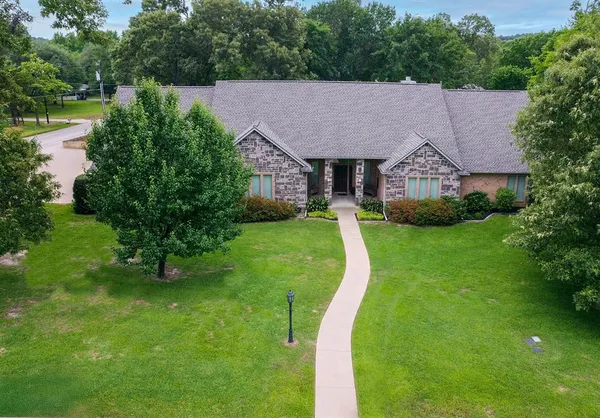 $599,000 | 11831 County Road 1348, Flint, TX 75762