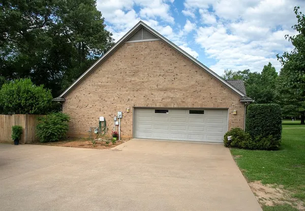 $599,000 | 11831 County Road 1348, Flint, TX 75762