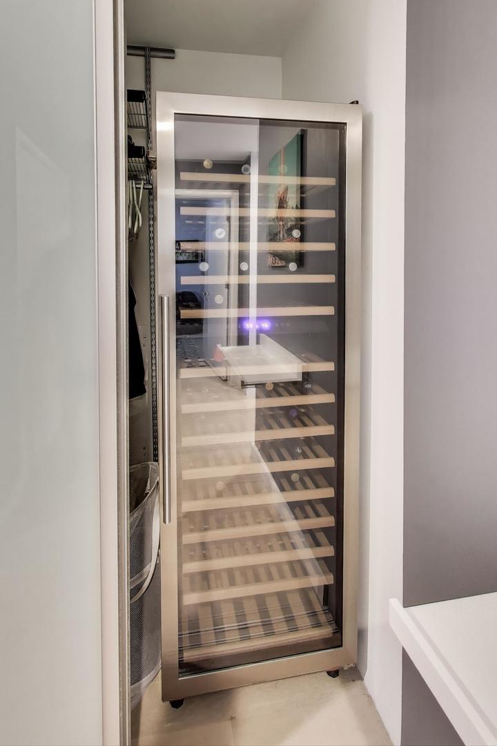 520 North Halsted Street, Unit 410 Chicago, IL 60642 - Photo 20 of 31 a view of walk in closet with empty racks