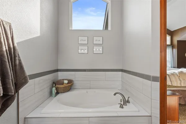 $825,000 | 8423 Owens Court, Arvada, CO 80005