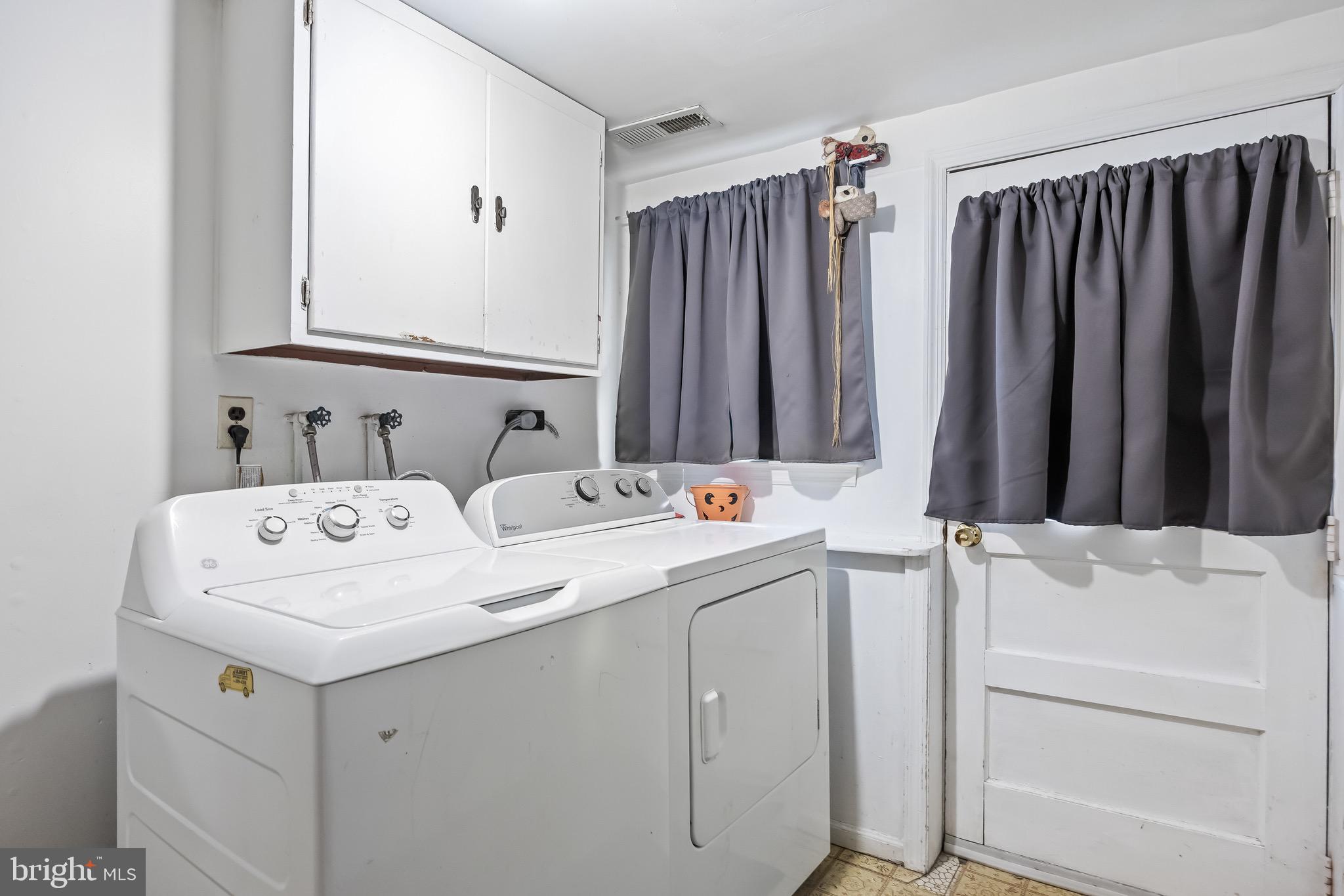 109 North Ambler Road Somers Point, NJ 08244 - Photo 16 of 22 a utility room with dryer and washer
