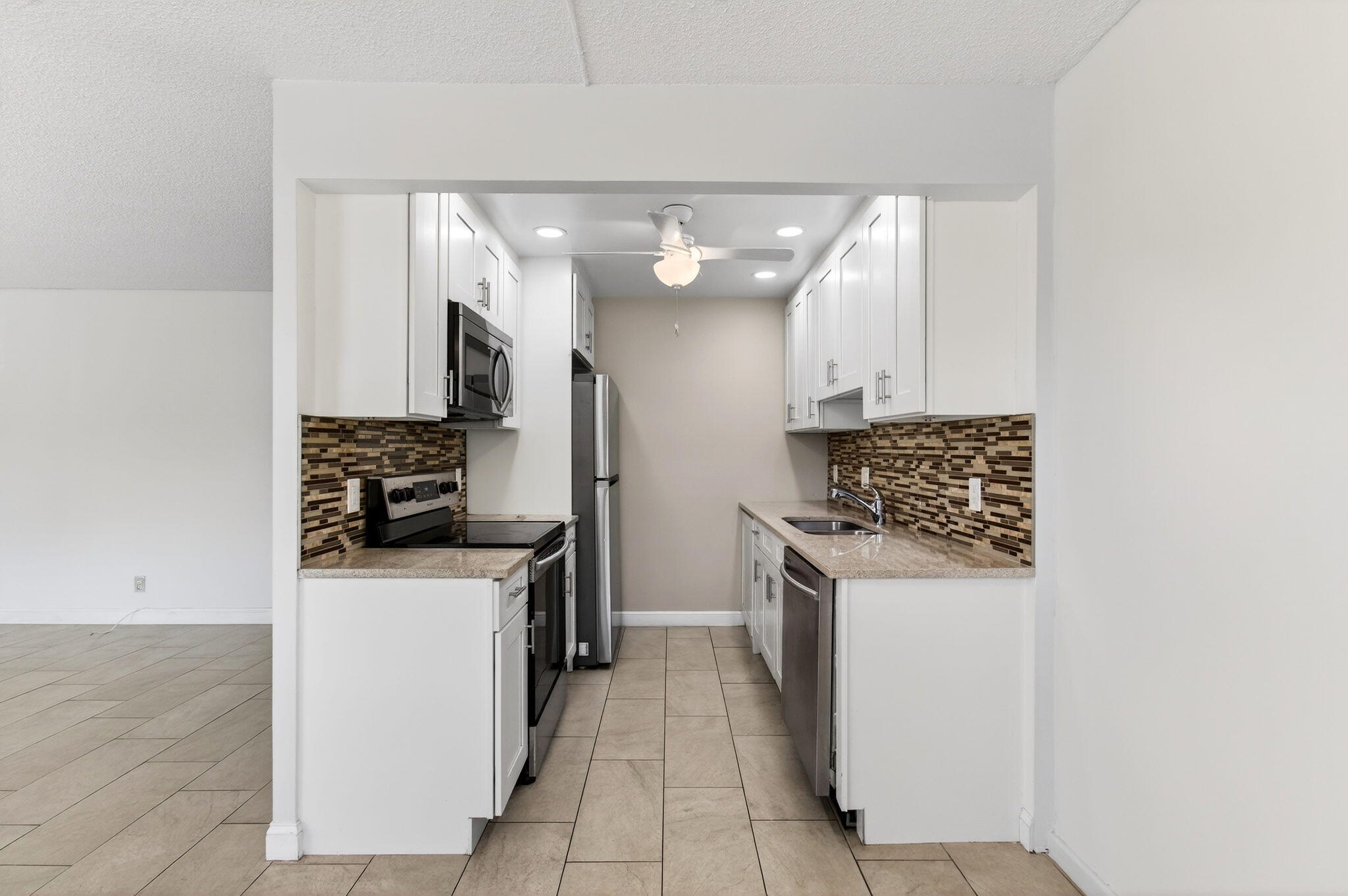 1017 Cornwall East Boca Raton, FL 33434 - Photo 18 of 97 20-web-or-mls-DSC_1483