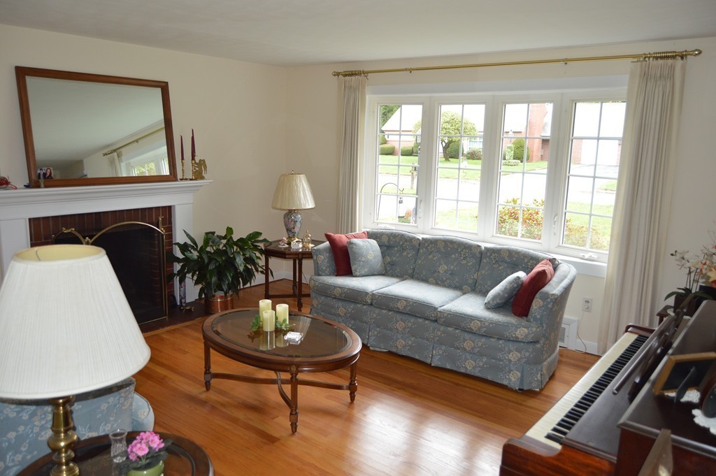 189 Acrebrook Road Springfield, MA 01129 - Photo 5 of 20