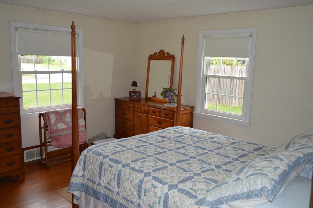 189 Acrebrook Road Springfield, MA 01129 - Photo 8 of 20