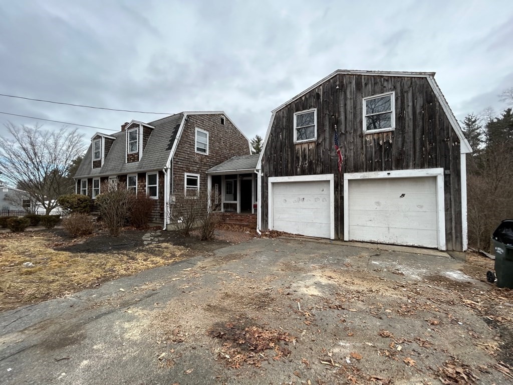 70 Kimball Road Amesbury, MA 01913 - Photo 3 of 27 a front view of a house with a yard