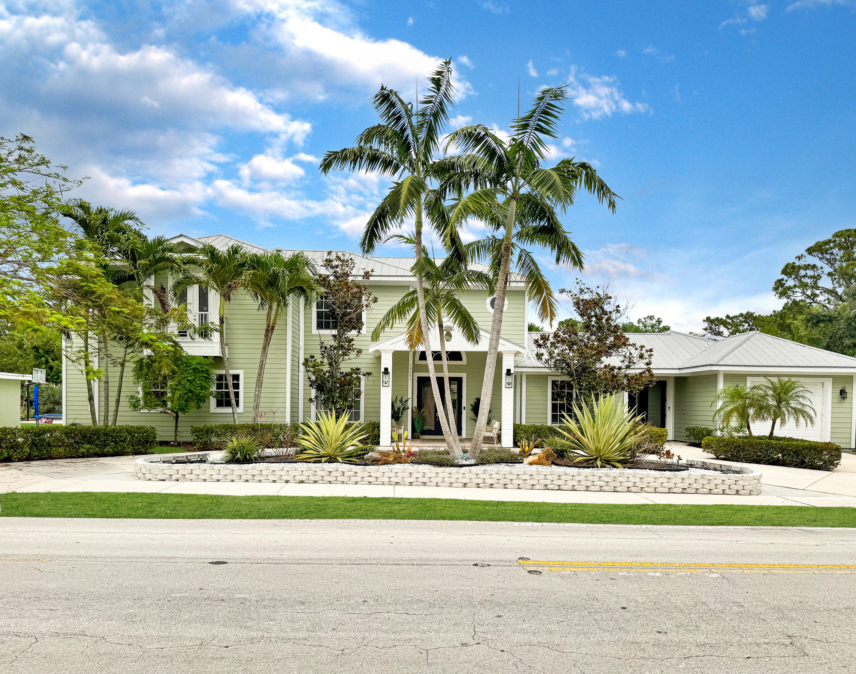 19067 Southeast County Line Road Jupiter, FL 33469 - Photo 1 of 93 Front