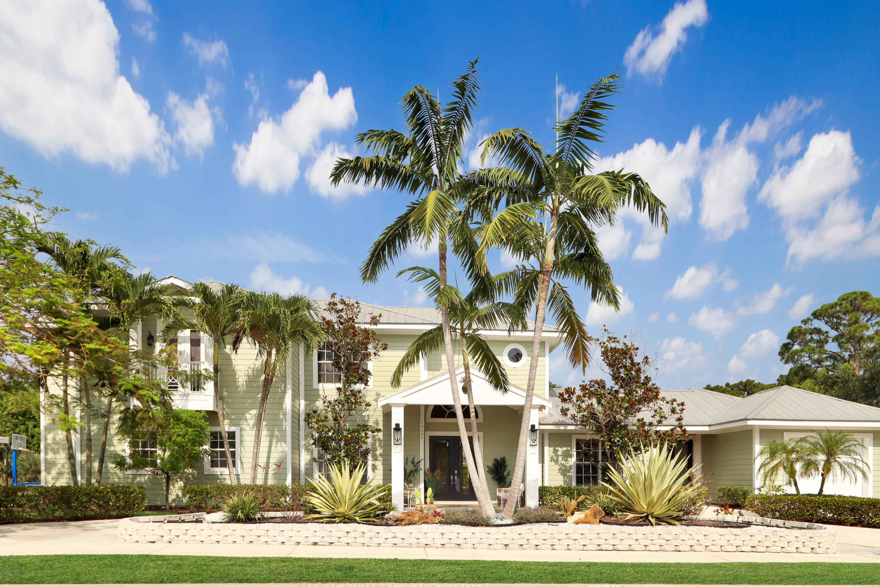 19067 Southeast County Line Road Jupiter, FL 33469 - Photo 2 of 93 Front